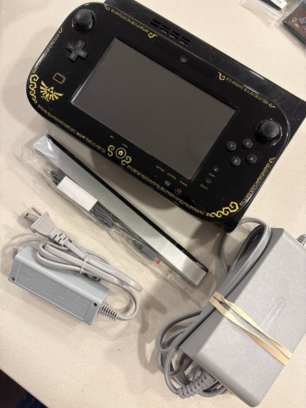 NINTENDO WII U CONSOLE SYSTEM - LIMITED EDITION ZELDA TOUCH PAD